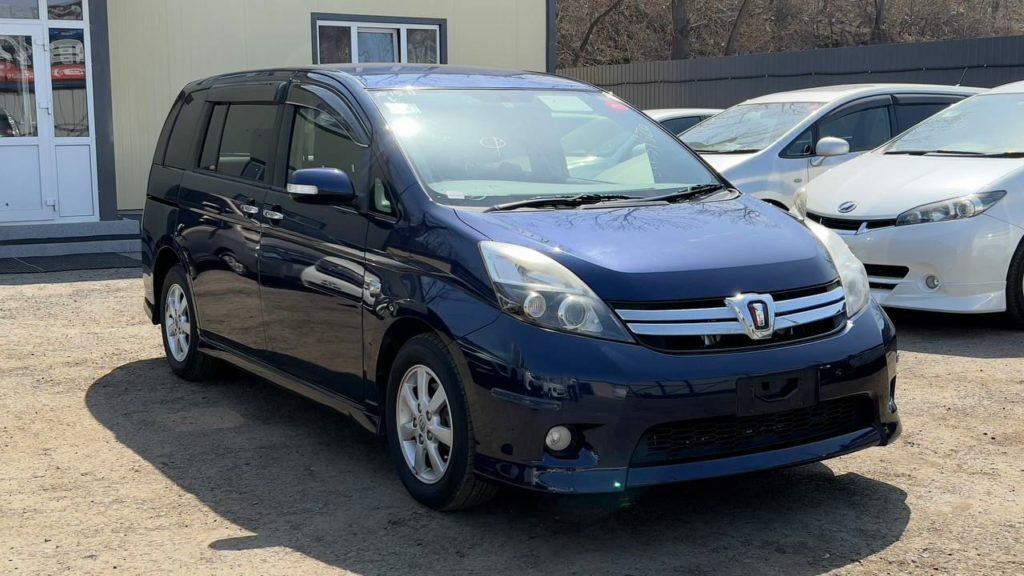 Toyota Isis, 2012 г.